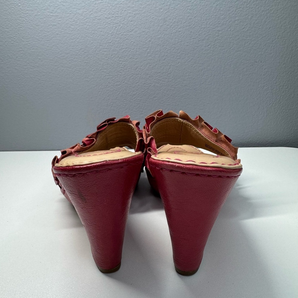Elegant Red Ruffle Mules - Picture 3 of 6